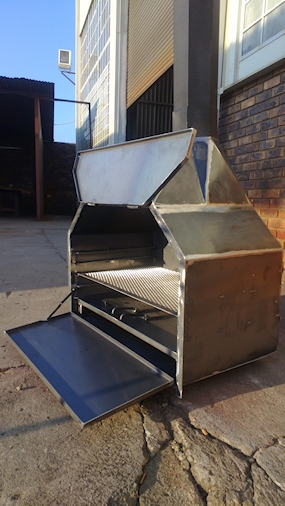 built in mild steel braai with stainless steel grill